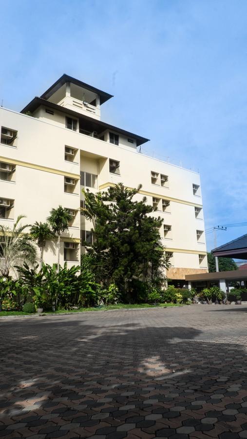 Palm Ville Pass Up Mansion Чонбури Экстерьер фото
